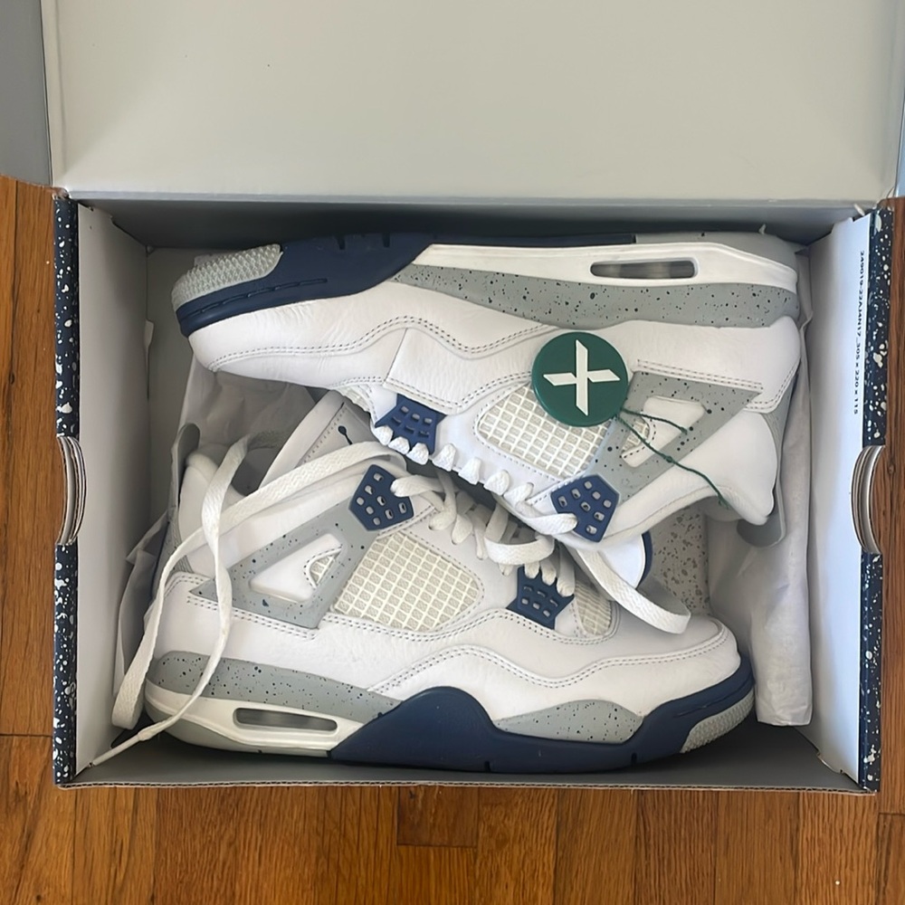 Navy 4s
